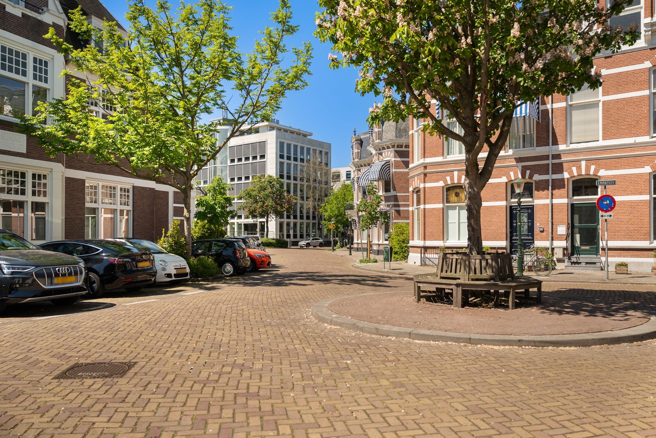 Photo 21 of Emmastraat 14-E