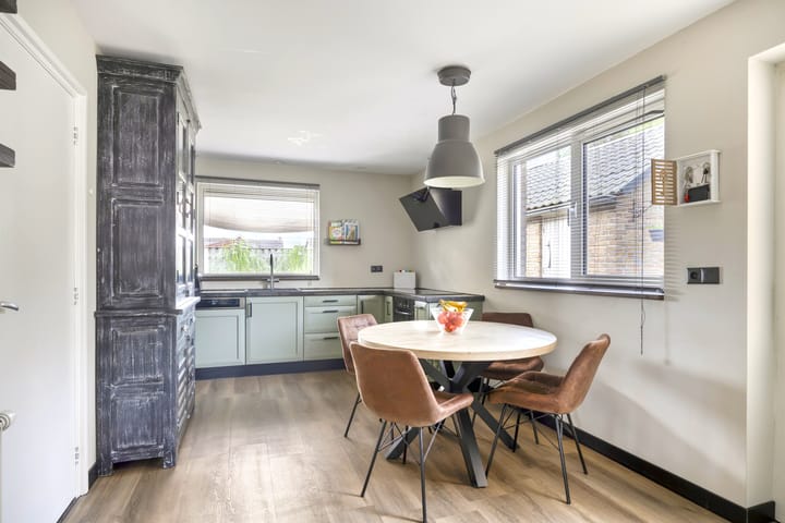 Photo 9 of Echternachstraat 2