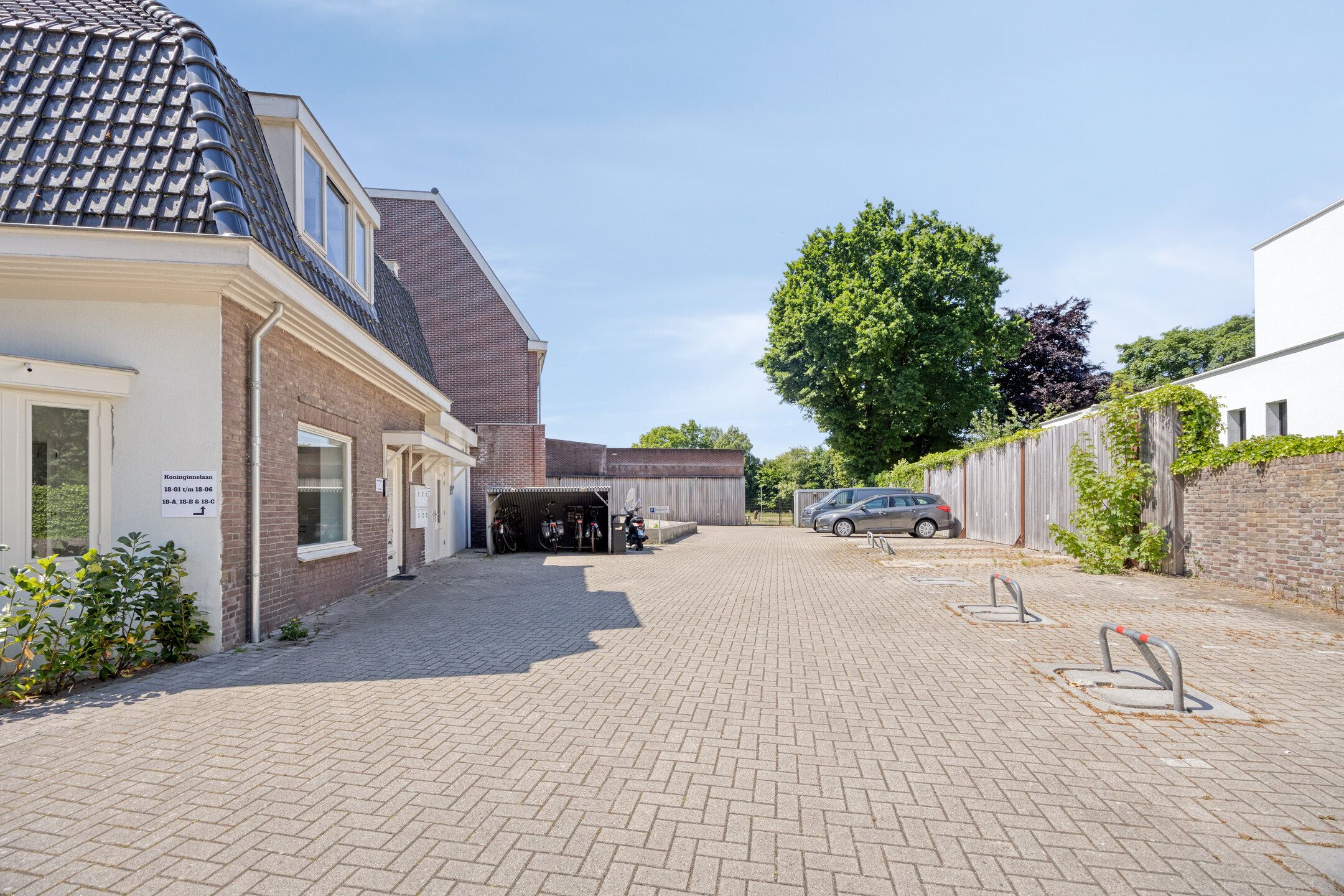 Photo 15 of Koninginnelaan 18-C