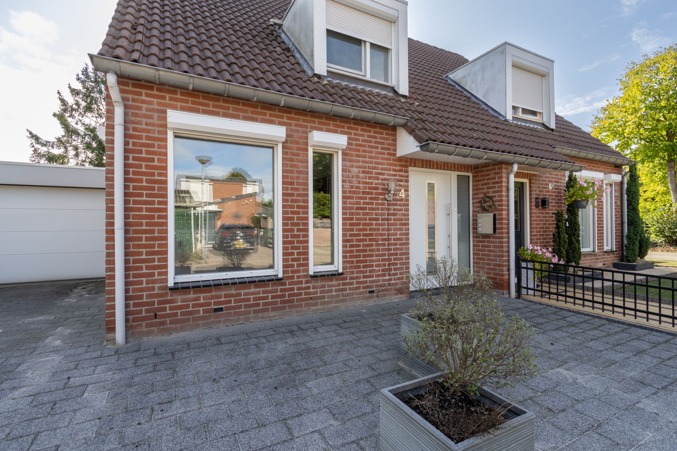 Photo 3 of Laurierstraat 4