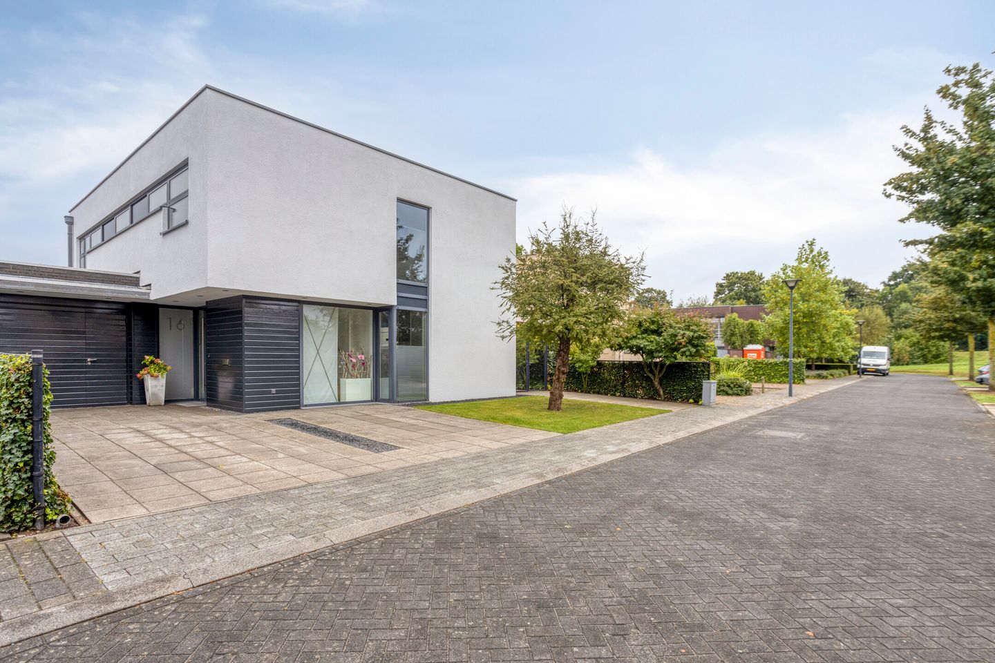 Foto 1 van Broenskuil 16