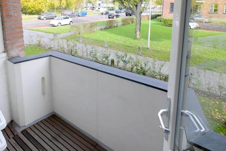 Photo 9 of Herman Boerhaavelaan 74