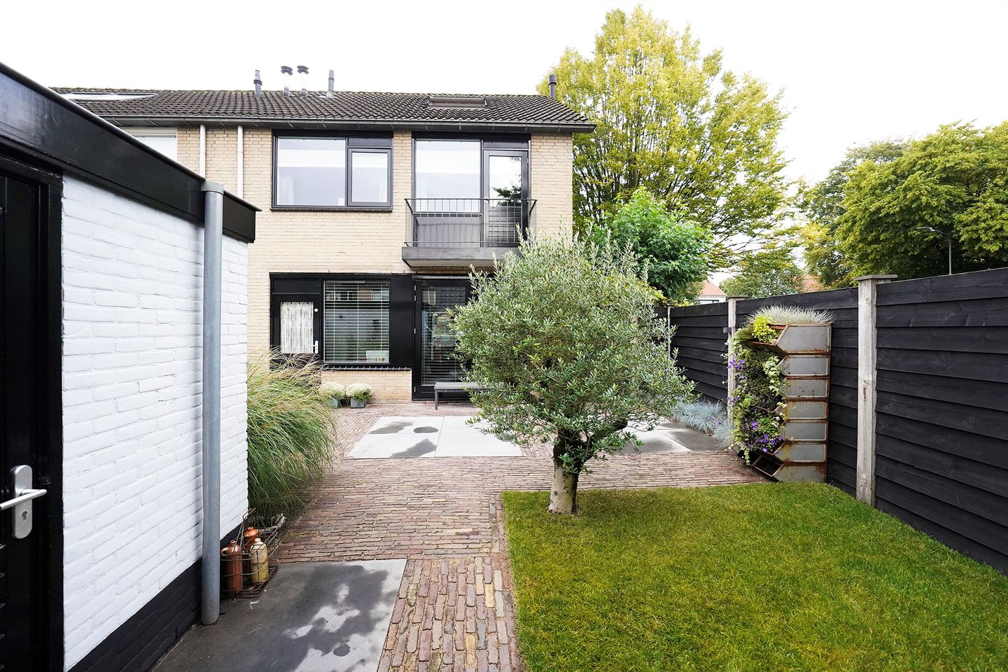 Photo 40 of De Steenkamp 61