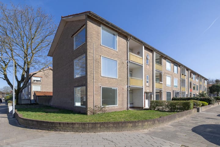 Photo 4 of Graaf Wichmanstraat 32