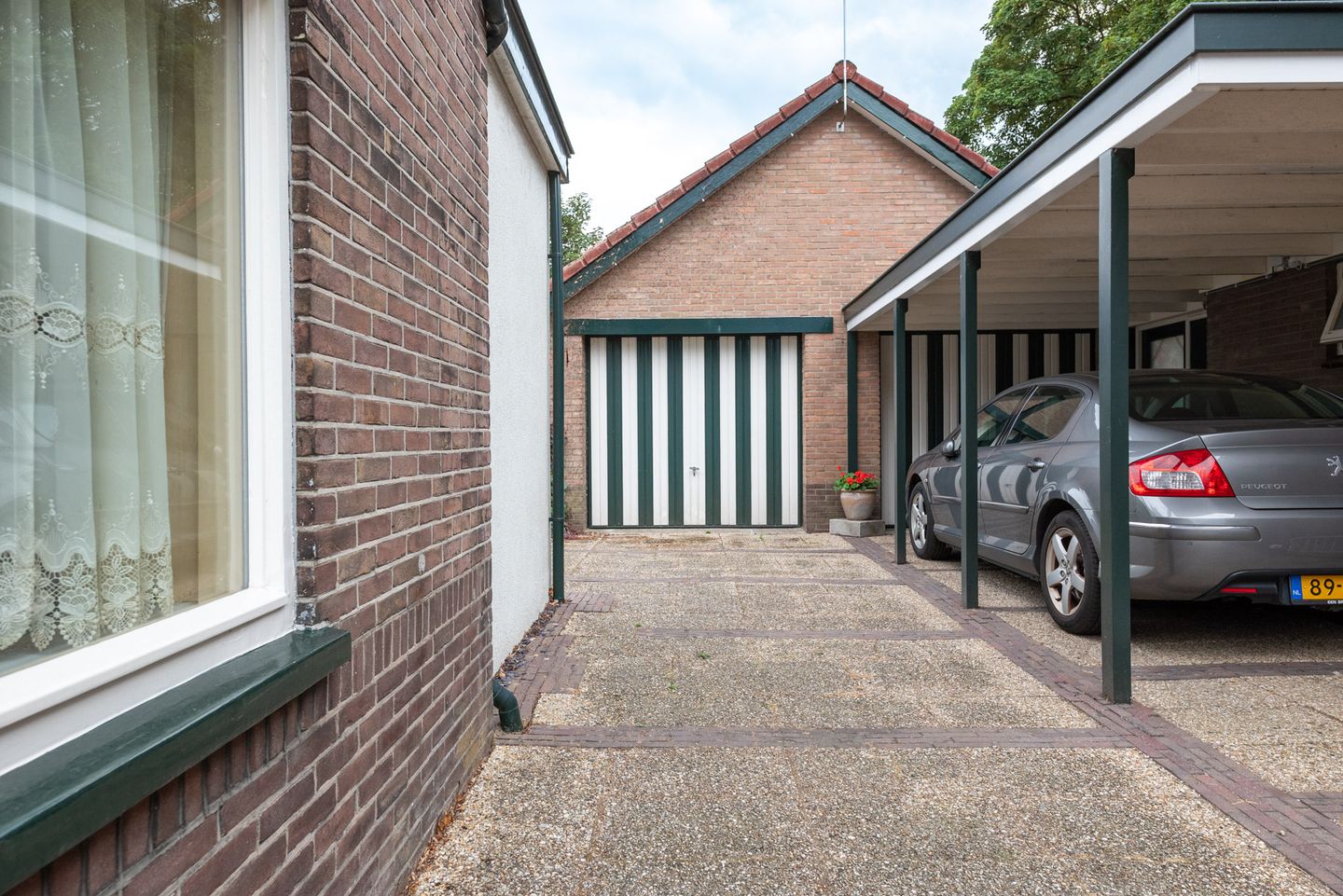 Foto 5 van Aluminiumweg 46