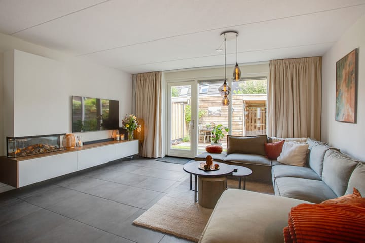 Photo 19 of Burgemeester Folkertslaan 43