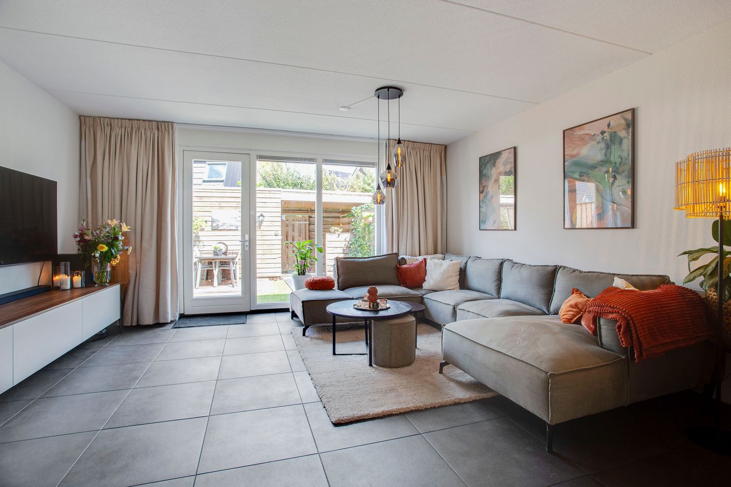 Photo 20 of Burgemeester Folkertslaan 43