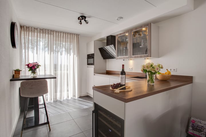 Photo 23 of Burgemeester Folkertslaan 43