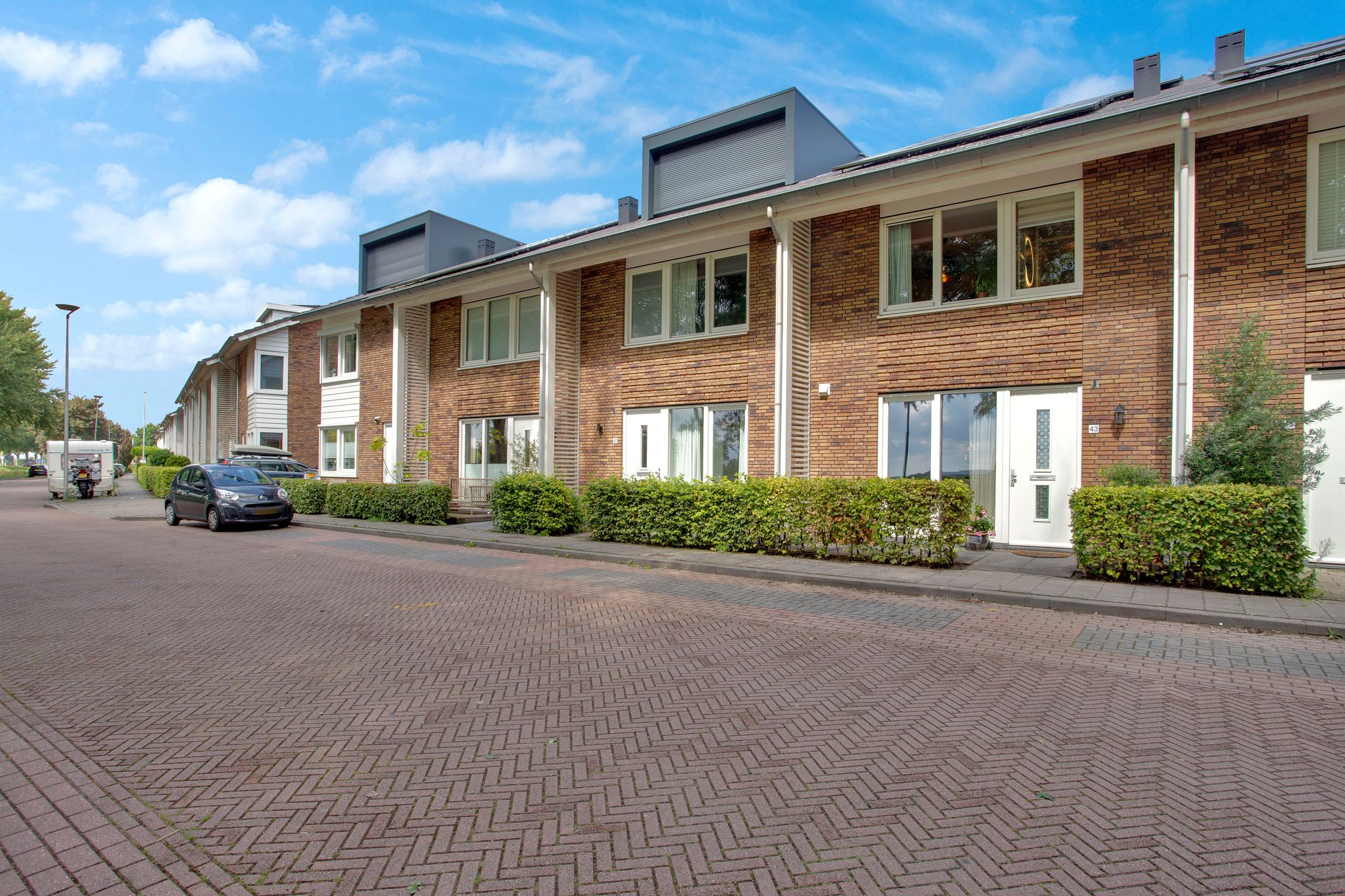 Photo 48 of Burgemeester Folkertslaan 43