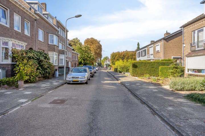 Foto 48 van Burgemeester Ceulenstraat 93