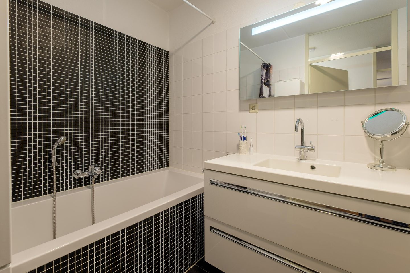 Foto 10 van Wolbrantskerkweg 80-H