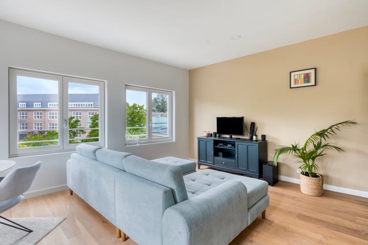 Photo 11 of Bronckhorststraat 50-3