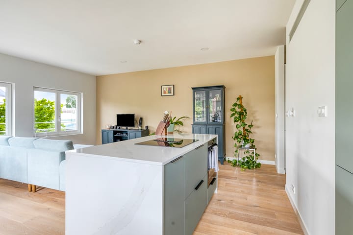 Photo 12 of Bronckhorststraat 50-3