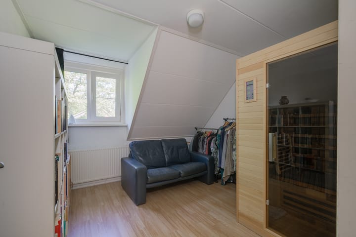 Foto 31 van Herman van Velzenstraat 8