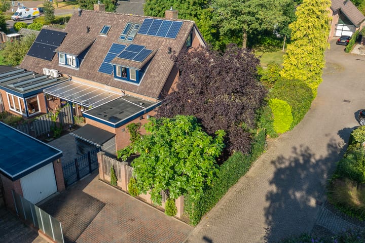 Foto 41 van Herman van Velzenstraat 8