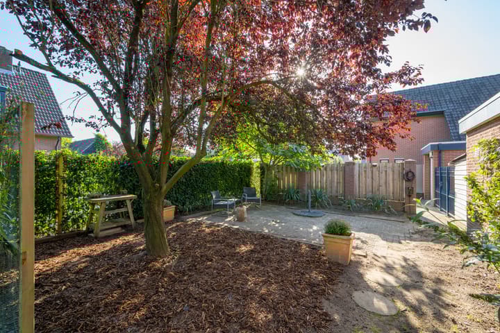 Foto 49 van Herman van Velzenstraat 8