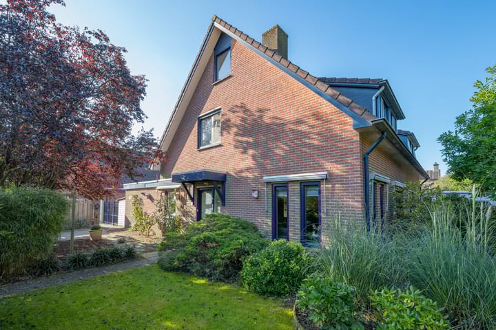 Foto 53 van Herman van Velzenstraat 8