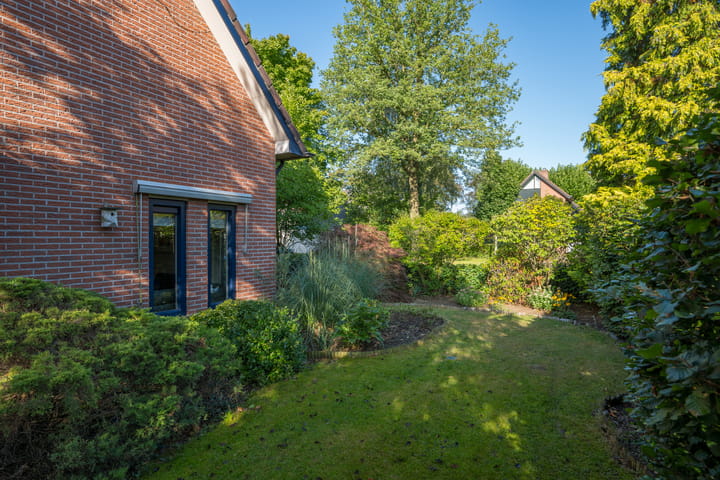 Foto 55 van Herman van Velzenstraat 8