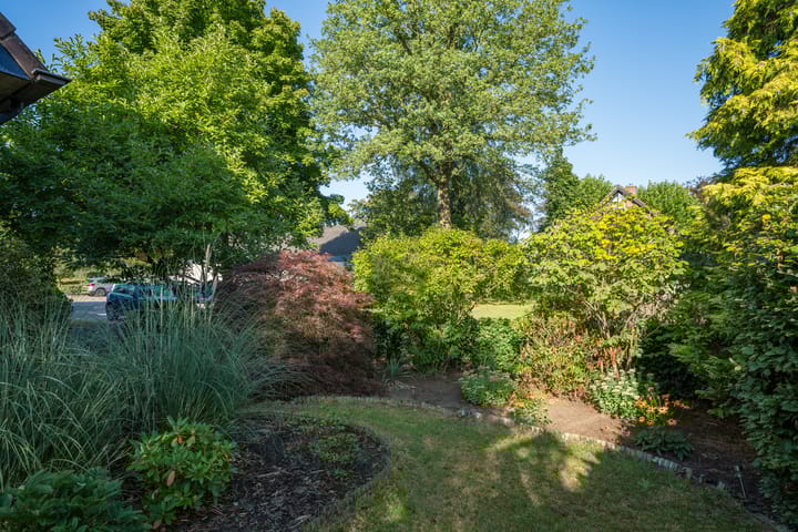 Foto 56 van Herman van Velzenstraat 8