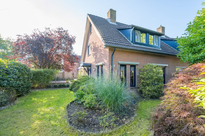 Foto 57 van Herman van Velzenstraat 8