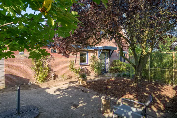 Foto 61 van Herman van Velzenstraat 8