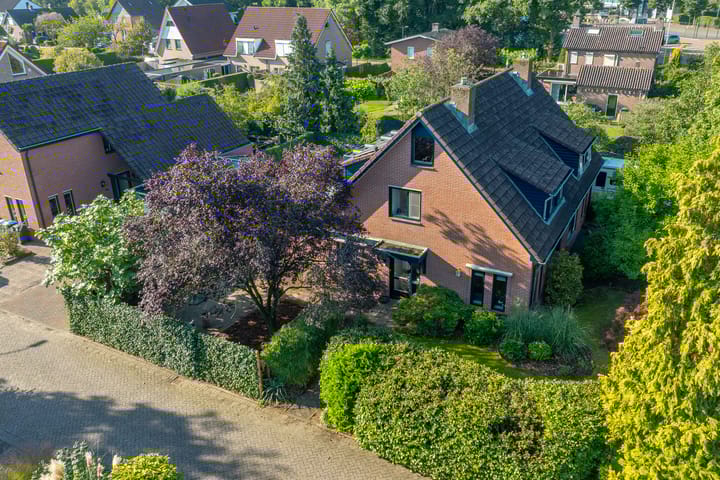 Foto 63 van Herman van Velzenstraat 8