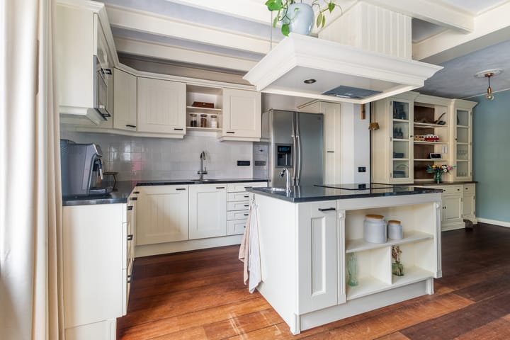 Foto 12 van Poaitrije 12