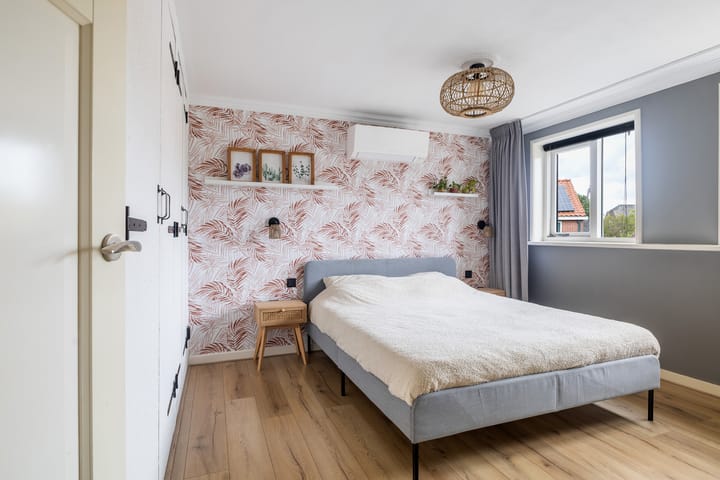 Foto 25 van Poaitrije 12