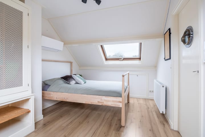 Foto 32 van Poaitrije 12