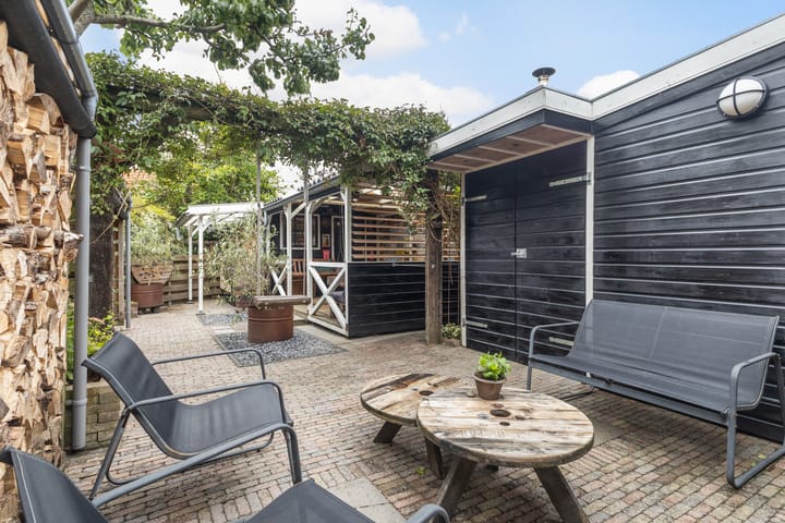 Foto 35 van Poaitrije 12