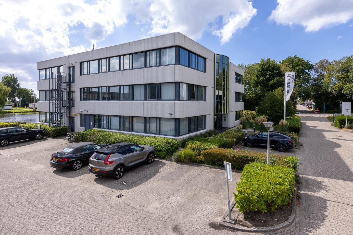 View photo 3 of Vennestraat 11-B