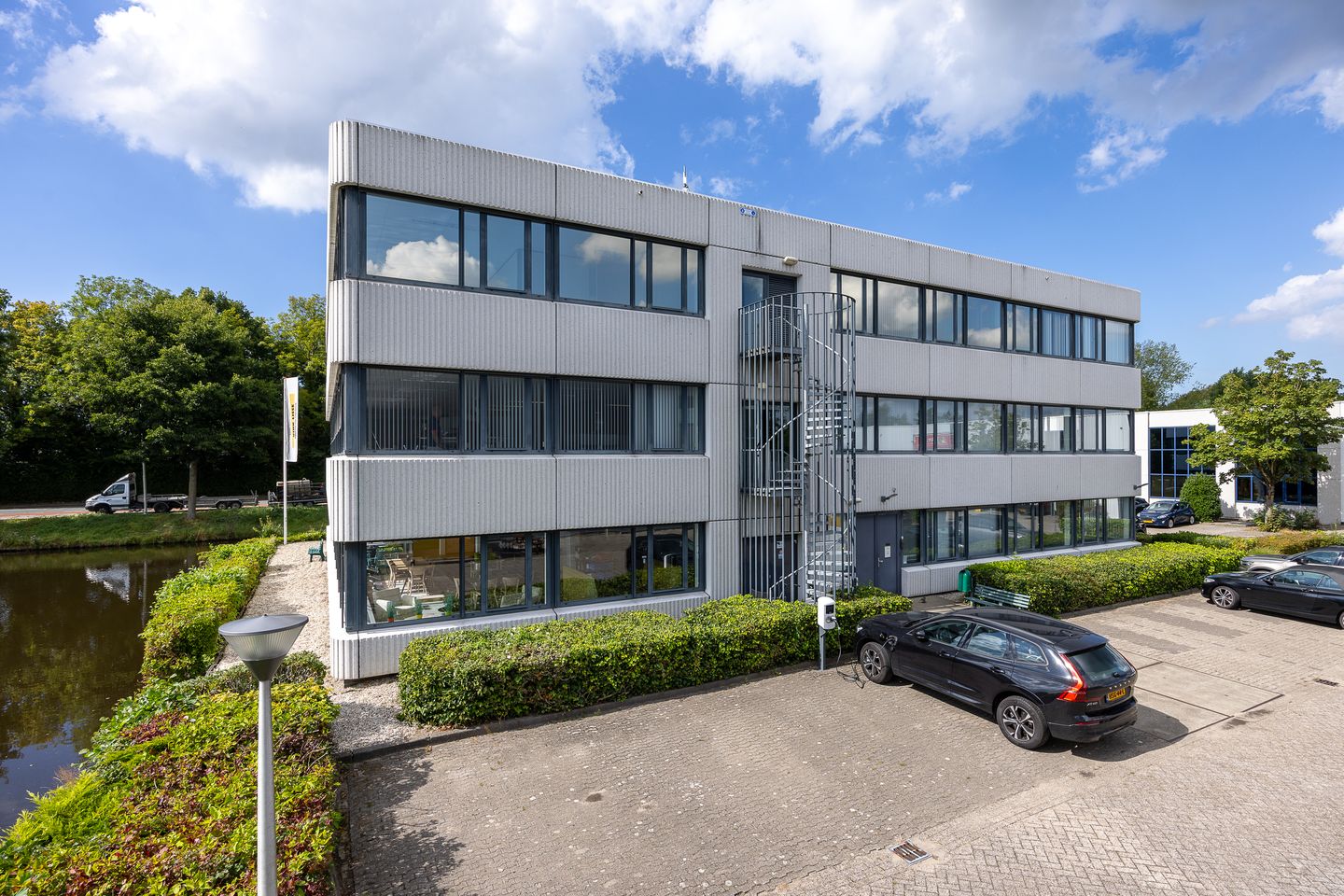 View photo 4 of Vennestraat 11-B