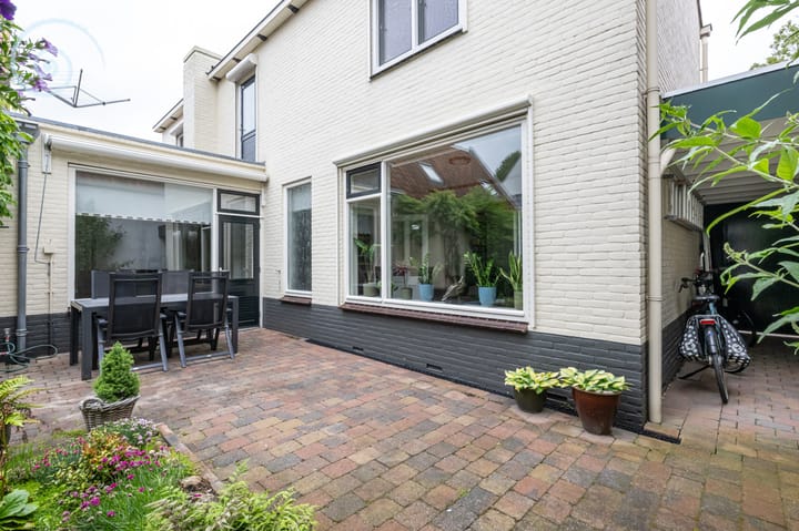 Foto 30 van Voorstraat 33