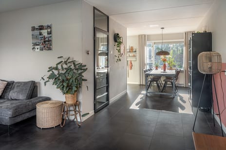 Warring 29 tertiary image