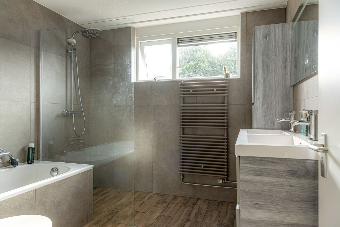 Foto 5 van Warring 29