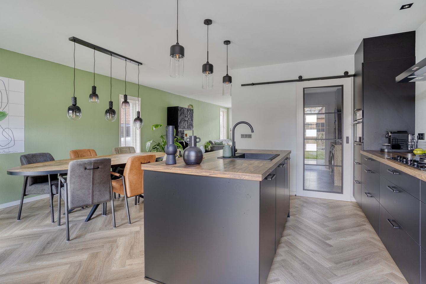 Photo 14 of Westdam 88