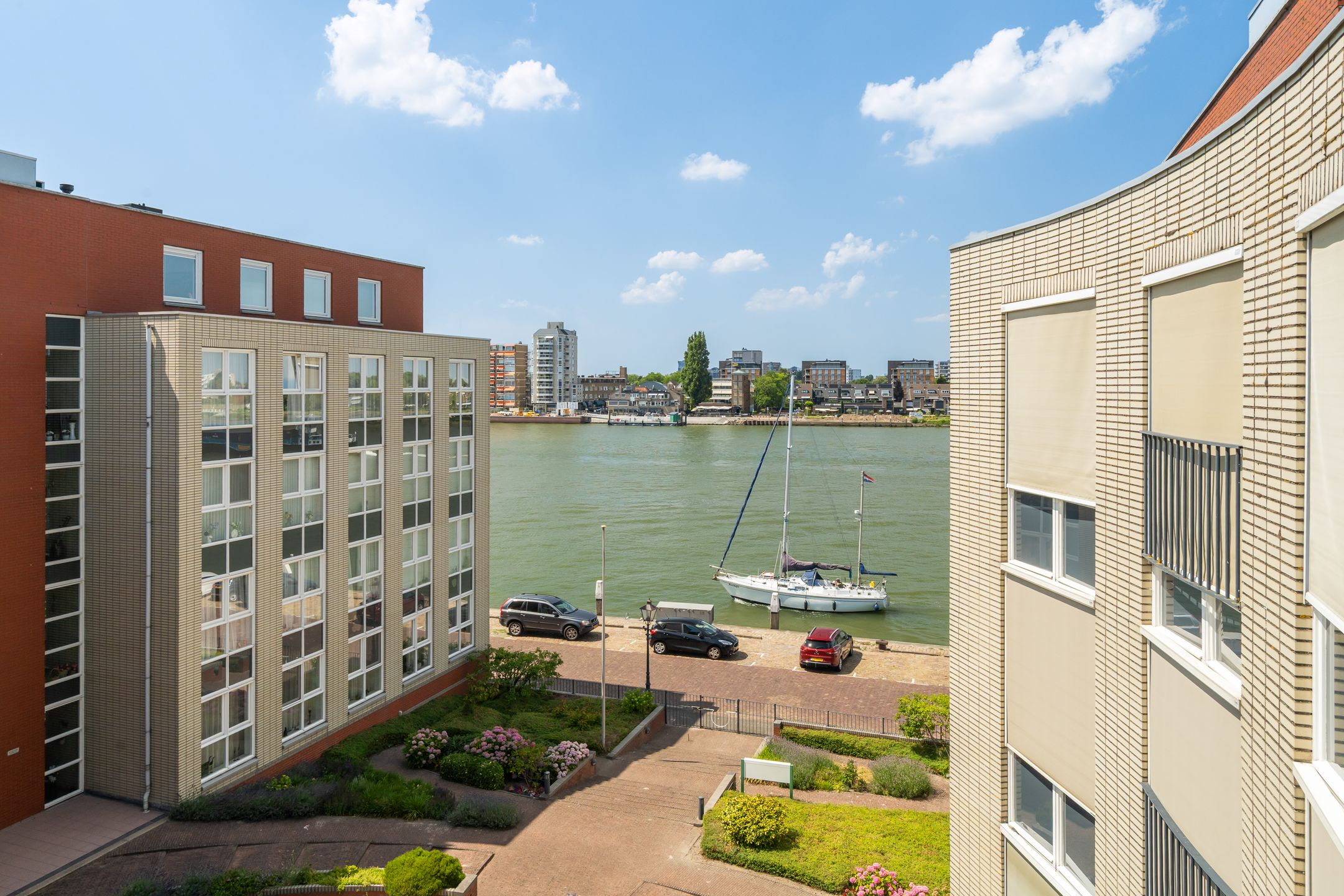 Photo 3 of Buiten Walevest 96