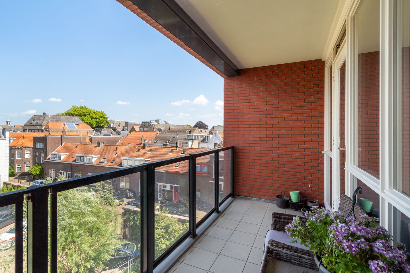 Photo 4 of Buiten Walevest 96