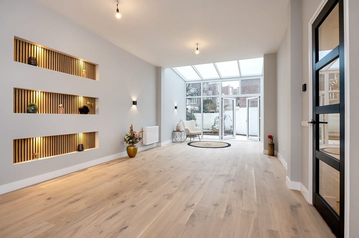 Photo 1 of Van Beverningkstraat 99-D