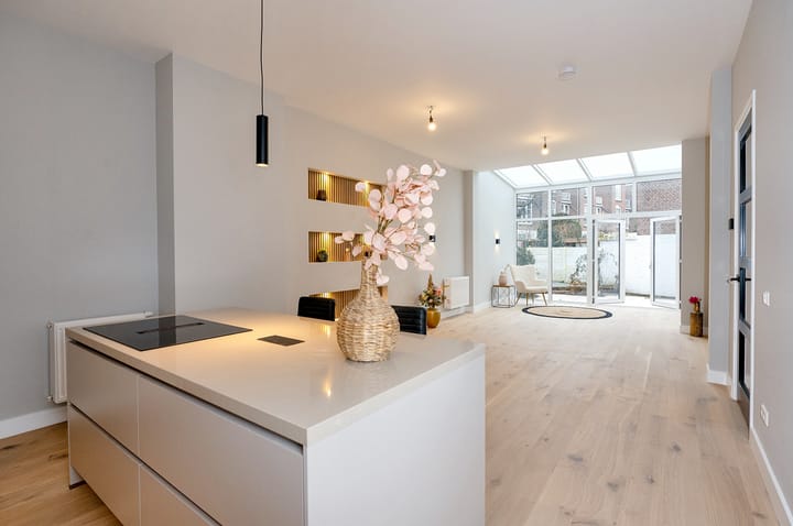 Foto 2 van Van Beverningkstraat 99-D