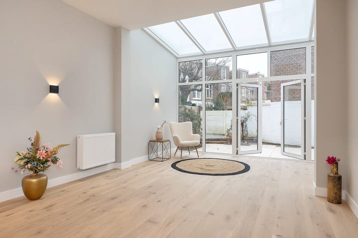 Photo 12 of Van Beverningkstraat 99-D