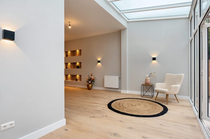 Photo 13 of Van Beverningkstraat 99-D