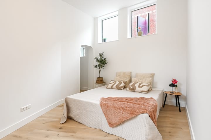 Photo 20 of Van Beverningkstraat 99-D