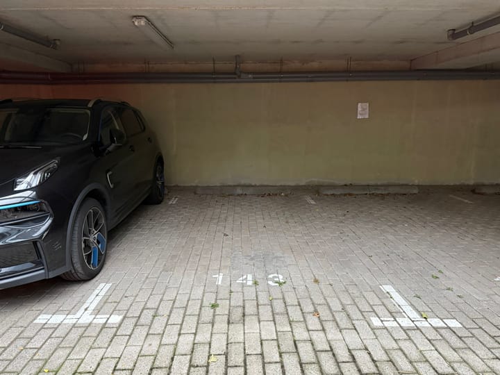 Photo 2 of Irenestraat parkeerplaats 143