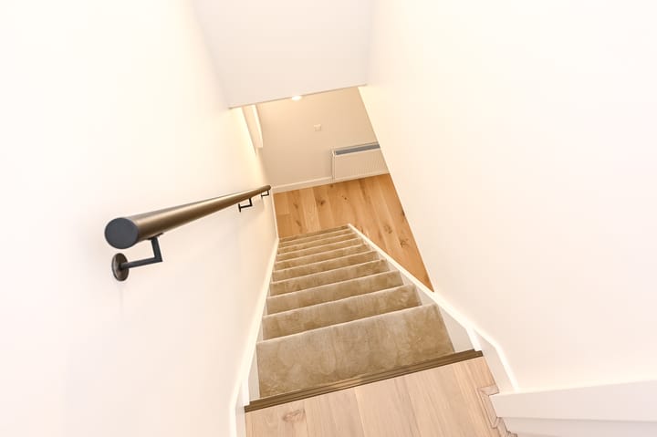 Photo 22 of Van Beverningkstraat 99-D