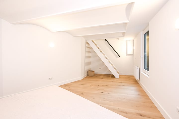 Photo 26 of Van Beverningkstraat 99-D