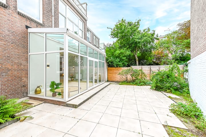 Photo 28 of Van Beverningkstraat 99-D