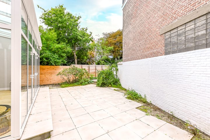 Photo 29 of Van Beverningkstraat 99-D