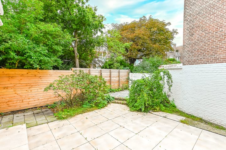 Photo 30 of Van Beverningkstraat 99-D