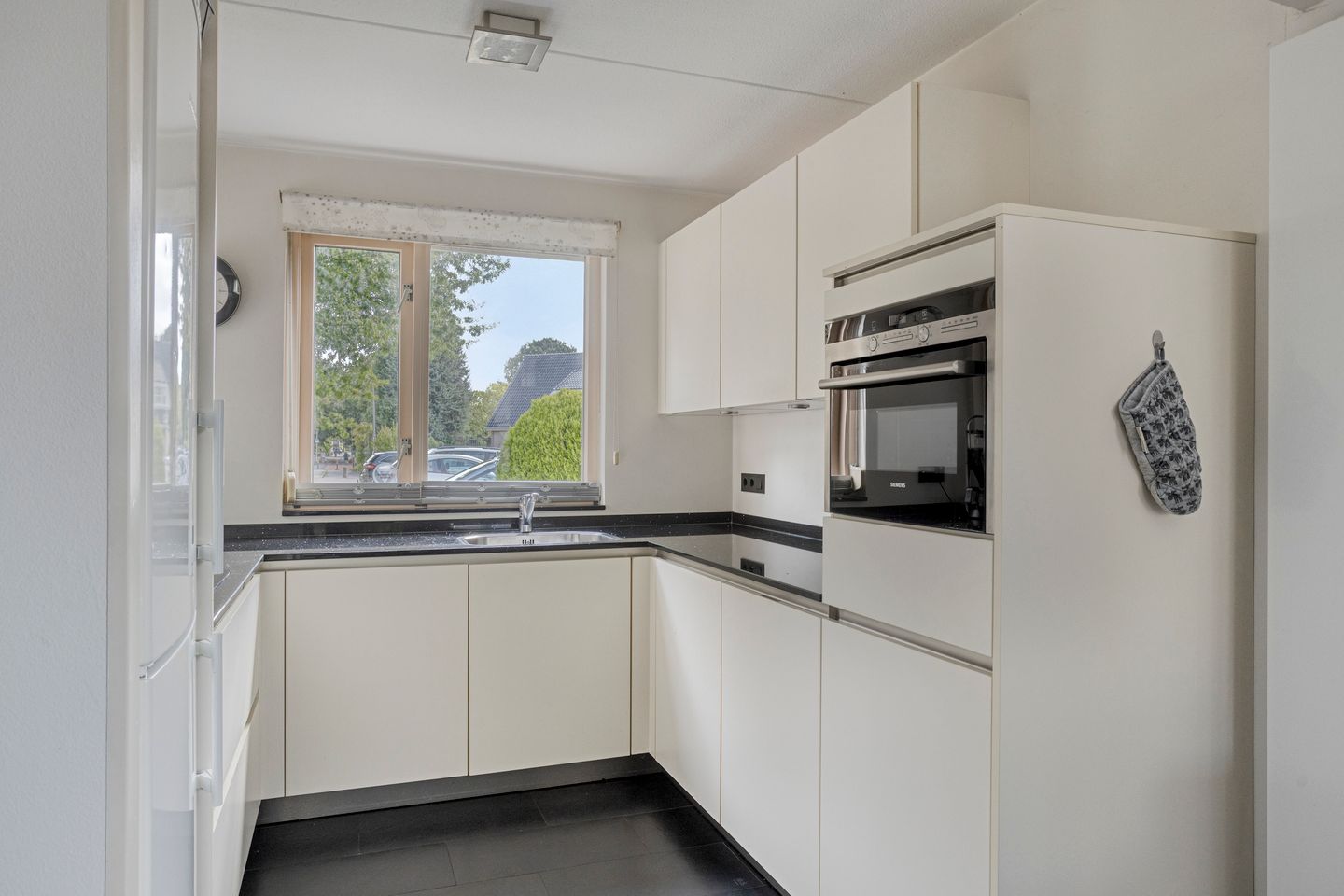 Photo 4 of Leuvensbroek 1235